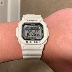 G-shock watch - white